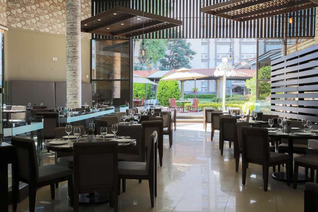 瓜达拉哈拉克里斯塔尔城市酒店 餐厅 照片